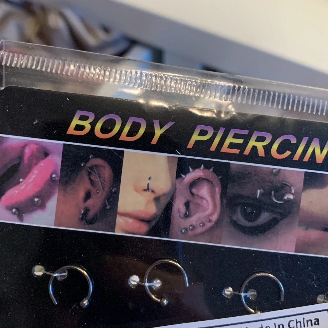 Näspiercingar fake  - 90