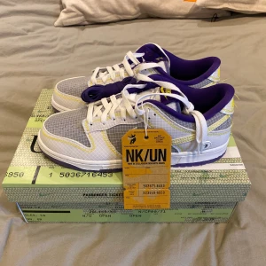 Nike Dunk Low Union Court Purple 42/8,5 - Säljer mina Nike dunk low i samarbete med union i färgen Court Purple. Storlek: EU42/US8,5 Skick: använda en gång Box, skosnören, tags osv ingår självklart  Pris kan diskuteras vid snabb affär