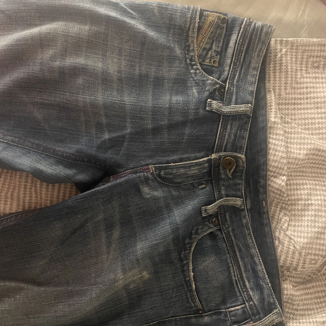 lågmidjade diesel jeans  - 90