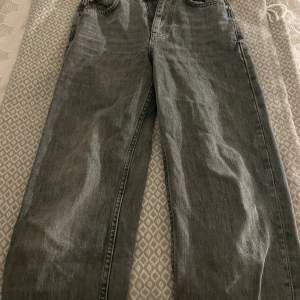 Jeans från ginatricot  Strl 32 Nypris 499