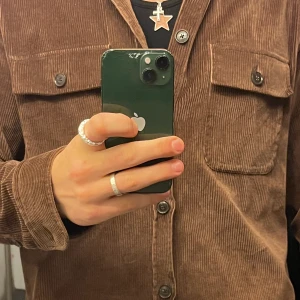 J Lindeberg overshirt i Manchester  - Svin cool grövre/över skjorta i Manchester från J.Lindeberg från Fw21 och nypris låg på strax över 2000:-  Strl M men passar lätt en L också