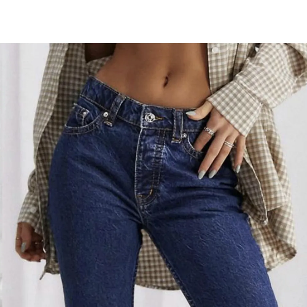 Ett par skitsnygga raka jeans ifrån Asos design, oanvända med prislapp kvar!!! . Jeans & Byxor.