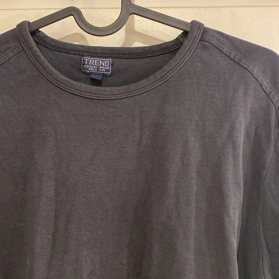 Långärmad svart tröja  - 91