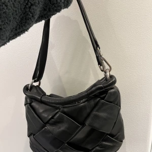 &Other Stories - Other Stories väska 