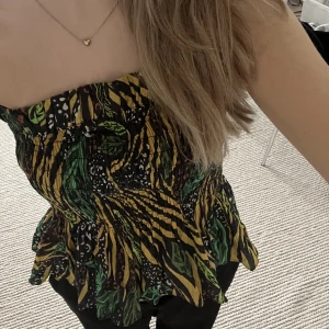 Hm topp - En stretchig tubtopp från Hm som har lappen kvar (därmed aldrig använd)❤️