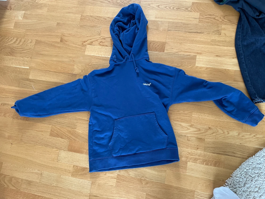 Levis relaxed hoodie (S)