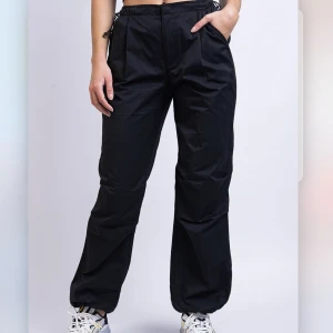 Prasselbyxor  - ”Prasselbyxor” från Madlady 🤍storlek 38! Endast testade 1 gång! Inköpspris 600kr men säljer för 130kr 💕