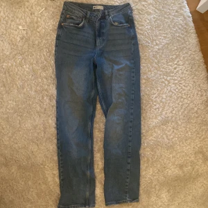 Jeans highwaist  - För små för mig, har haft på mig den typ en gång 