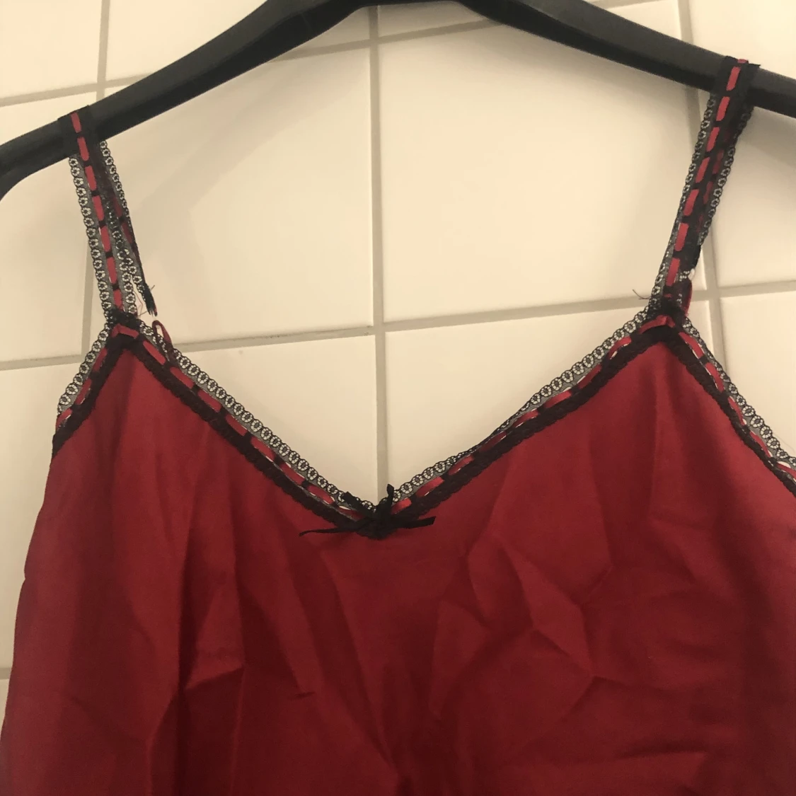 Röd satin slip  - 90
