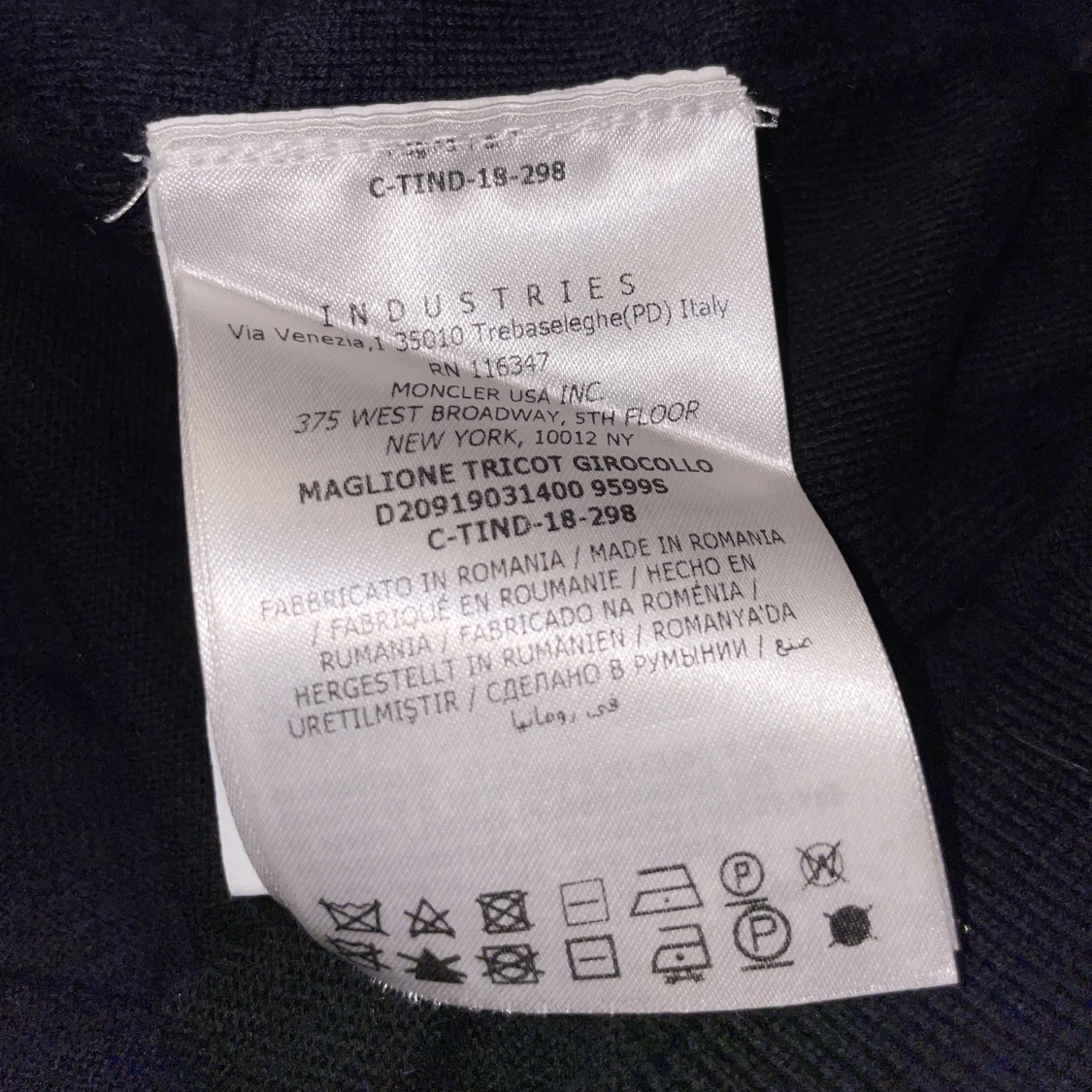 Moncler tröja strl S - 91