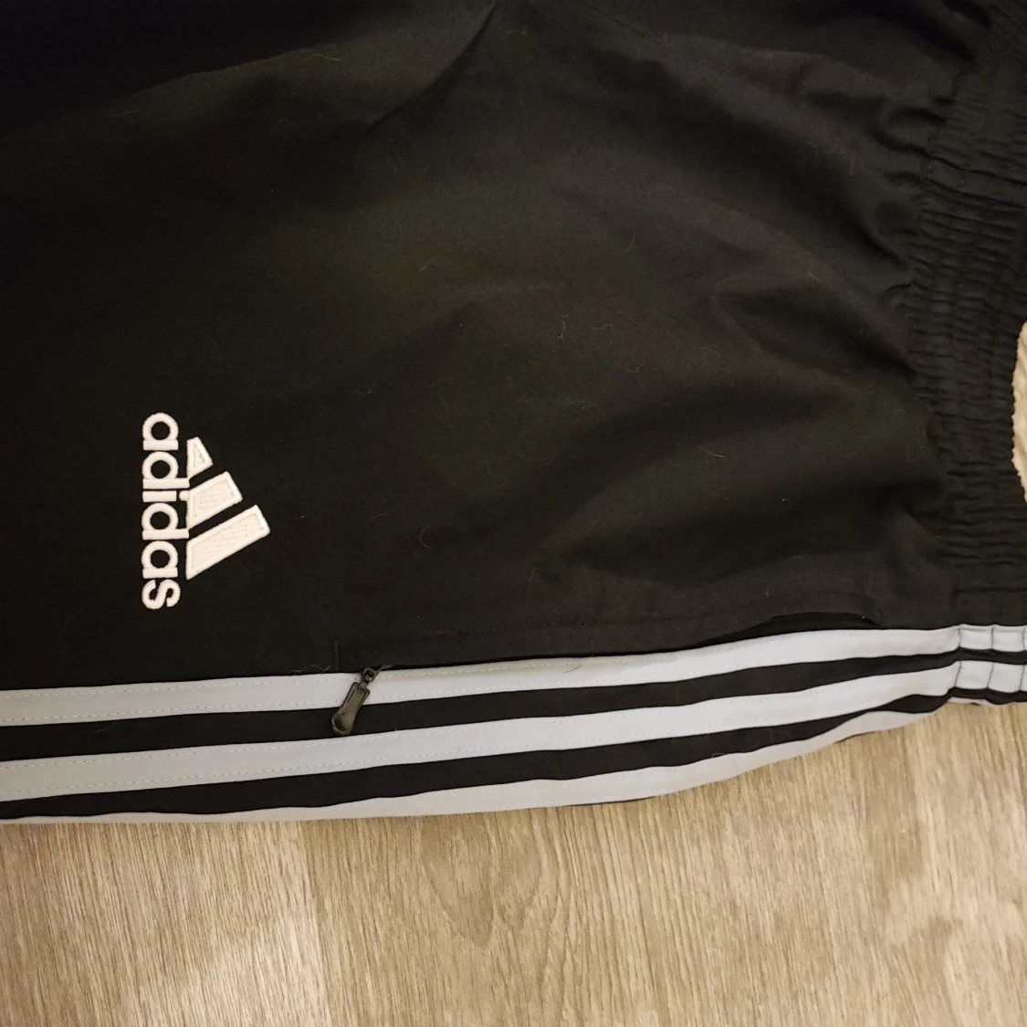 Adidas träningsbyxor  - 90