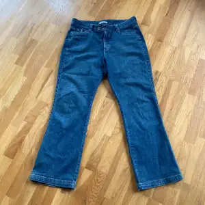 Vintage Lee Bootcut pants Size 33 Skick 9/10 Väldigt fin wash på färgen!  