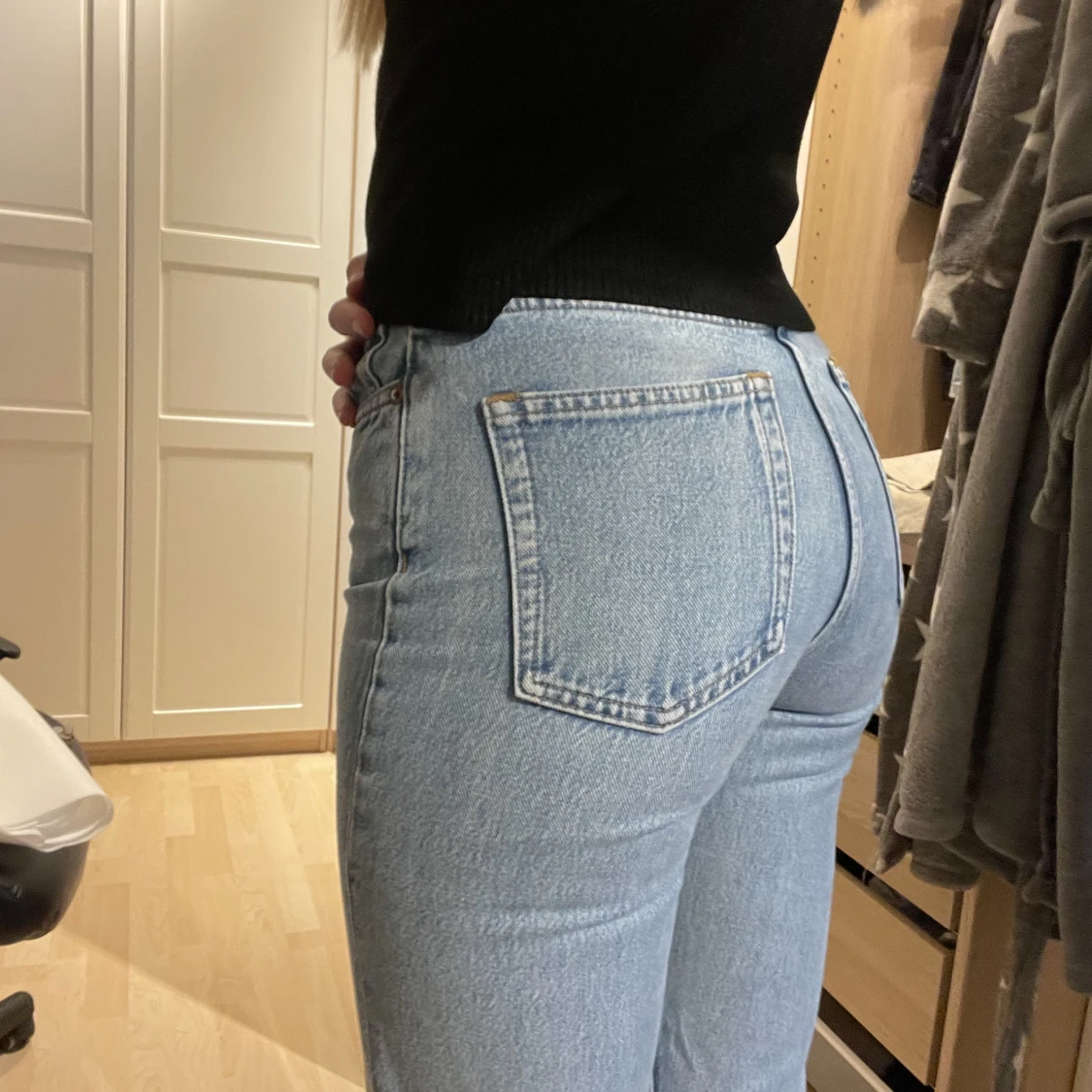 Ljusblå jeans