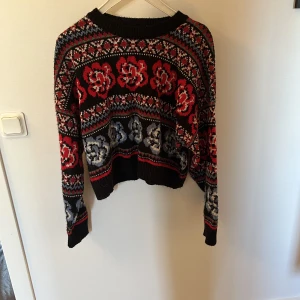 Stickad tröja! - Stickad tröja från Urban Outfitters med bra skick! 