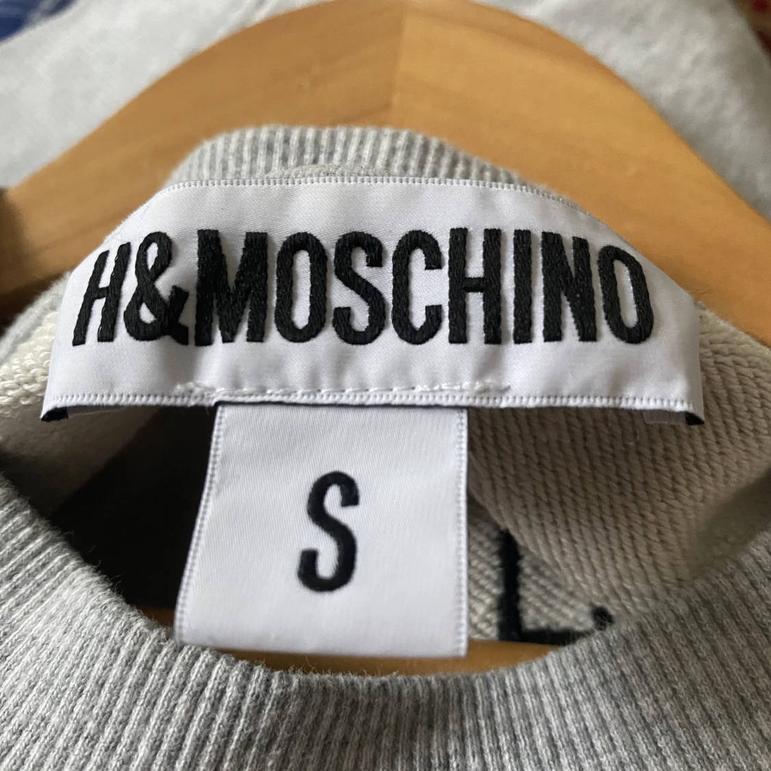 MOSCHINO x HM  - 91