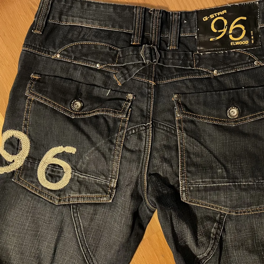 G-Star jeans köpta på secondhand. Säljer för att de inte kommer till användning hos mig längre. Skriv privat om ni vill köpa! Skriv för mer bilder. Bara meet-up. . Jeans & Byxor.