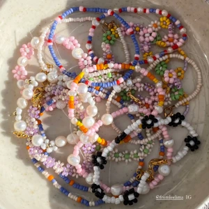 Armband ringar halsband - GRATIS FRAKT🤍 beställ på instagram @fromleelima 🤍🌩🦢