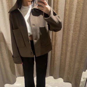 Kappahl kappa - Säljer min fina kappa från Kappahl då den inte riktigt kom till användning 💕 köpte den för 900kr💕