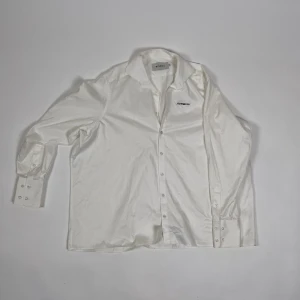 MISBHV - Super oversized MISBHV skjorta i storlek S 