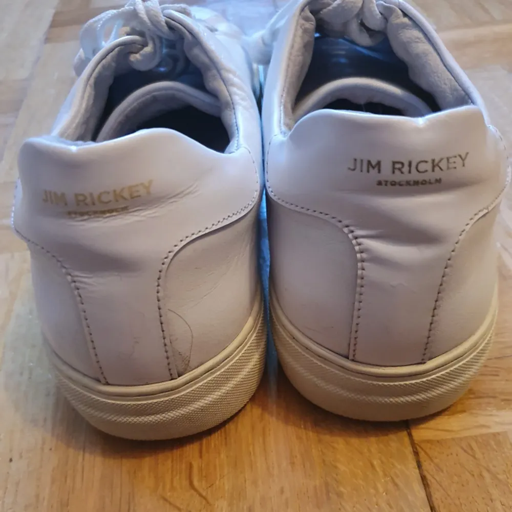 Vita Jim Rickey skor . Skor.