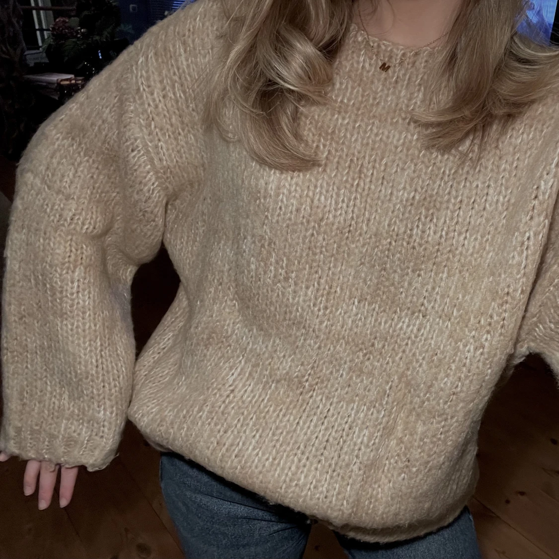 Beige stickad tröja i storlek s/m - 90