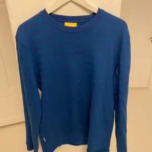 Snygg tröja från Rotation som är köpt på Carlings i Göteborg. Använd få gånger. Köpt för 600kr mitt pris 150kr.