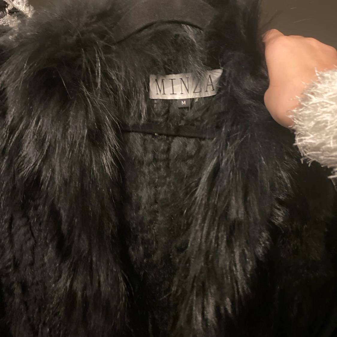 Säljer denna pälsväst, äkta päls . - 90