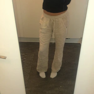 Linnebyxor  - Dem populära linnebxyorna från Chelsea som jag tyvärr köpte i fel storlek , men helt nya och aldrig använda