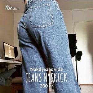 Breda jeans - Breda jeans från nakd, jeansen är helt oanvända (förutom för bilden) så alltså i perfekt skick. Skickar med postnord💙kan bjuda på frakt vid snabb affär😁