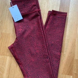 Only Play S - Oanvänd med lapp kvar!