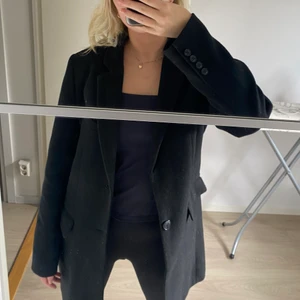 kappa - svart kappa ifrån lager 157 för några år sedan!! pris kan diskuteras 