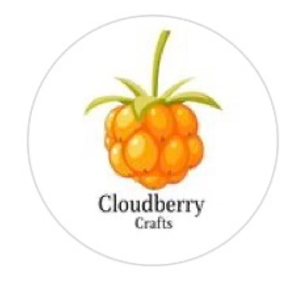 Gillar du smycken? Gå in på min hemsida och kolla in mina saker. Nu får man en eller fler presenter med på köpet😊  Webbsida: www.cloudberrycrafts.com. Accessoarer.