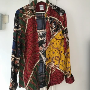 Skjorta från ZARA  - Säljer av min pojkväns kläder som inte används längre, och har använts väldigt sparsamt.   Skjorta från Zara strl S   Kan mötas upp i Norrköping men även posta mot swish!