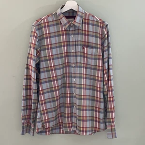 Le costard  - En härlig rutig skjorta. Superfin. Passar allt.