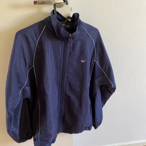 Nike - Snygg Nike kofta! Knappt använd och har inga defekter💕 skriv privat för fler bilder!