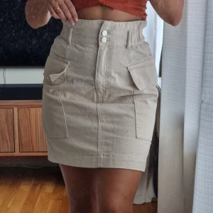 Cargo kjol - Fin naturvit färg från h&m