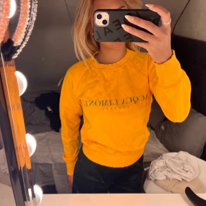 Acqua limone tröja - En Acqua limone tröja i färgen orange storlek xxs men skulle säga att de passa xs och s också. 