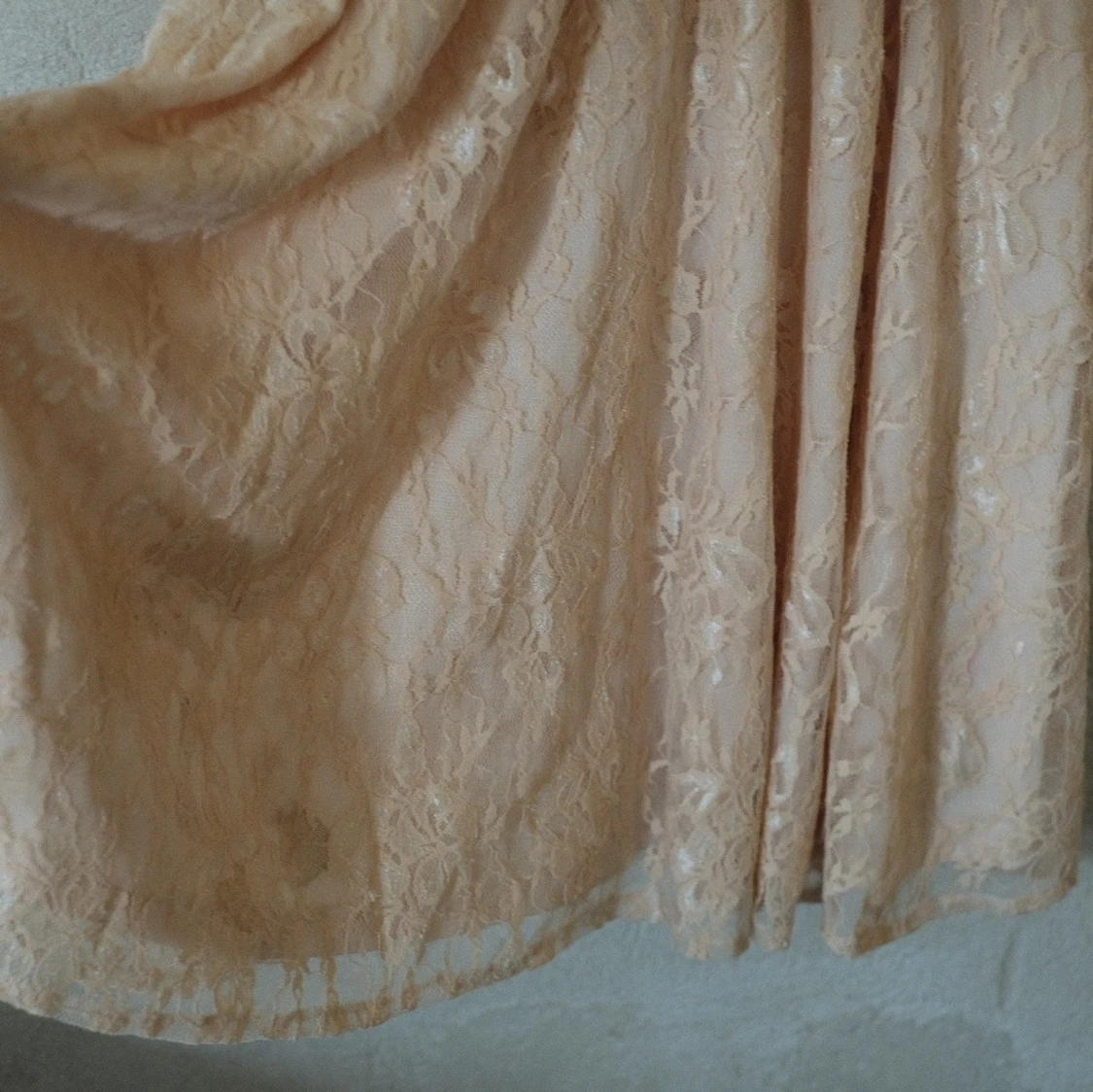 Spetsklänning coral/peach  - 90