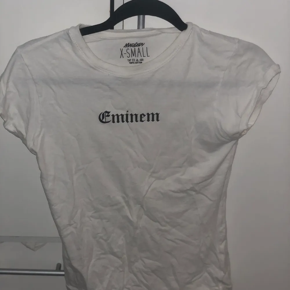 Eminem topp i xs. T-shirts.