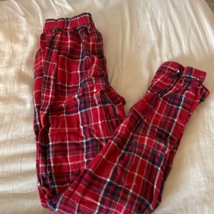 Pyjamasbyxor - Säljes pyjamas byxor pga ingen använding❤️ säljer likadana blåa