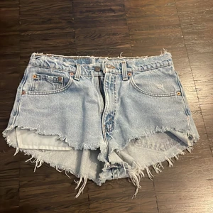 Levis shorts - Jätte fina Levis shorts, säljer pga att dom är förstora för mig❤️ Köparen står för frakt