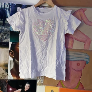 T-shirt - Min systers men hon har vuxit ur den kom privat för frakt och mitt nummer tar bara Swish tryck inte på köp nu