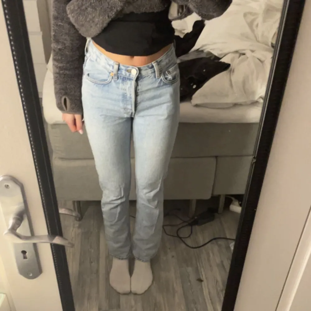 Jeans från weekday som tyvärr är lite för korta på mig som är 170. Men annars superfina och sköna.. Jeans & Byxor.