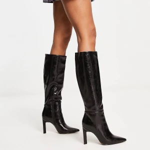 boots - dessa boots är endast använda 1 gång så de är som nya, säljer de då de inte kommer komma till användning  frakten står man själv för.