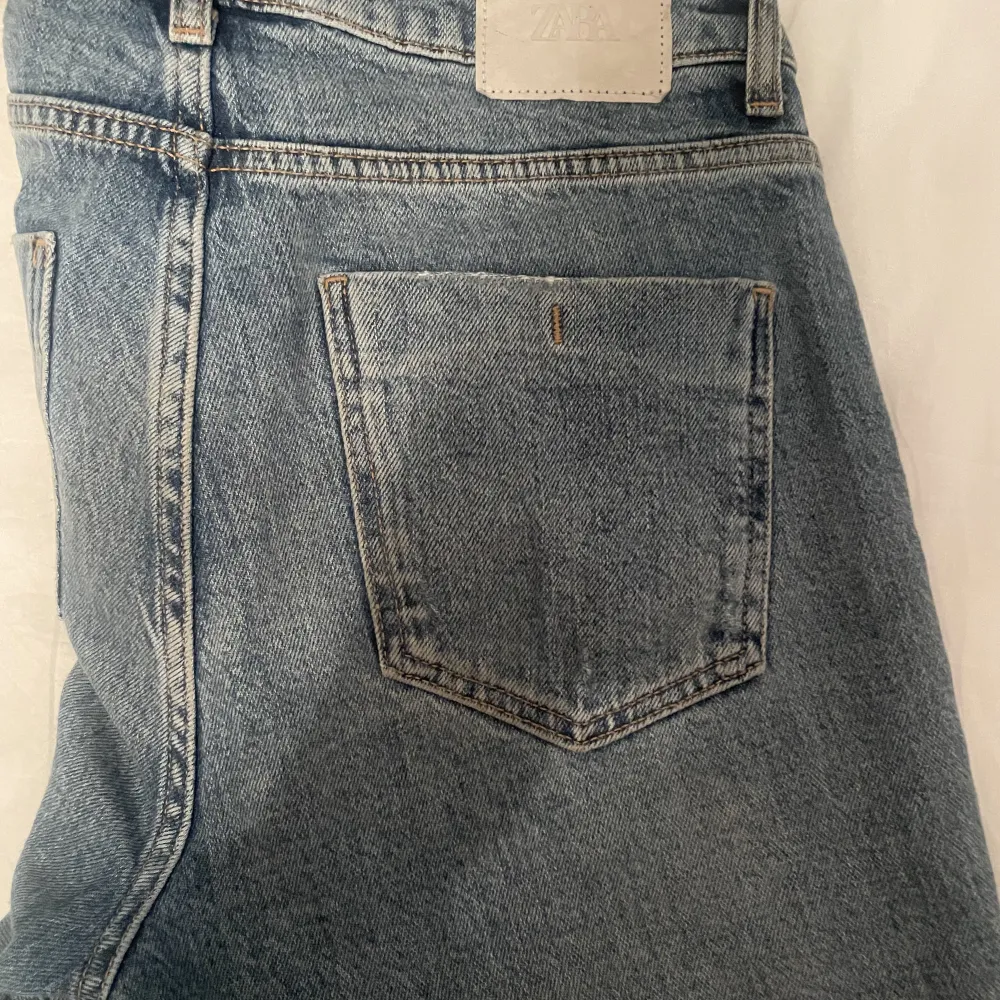 Zara jeans som används ett antal gånger, utan defekter. Jeans & Byxor.