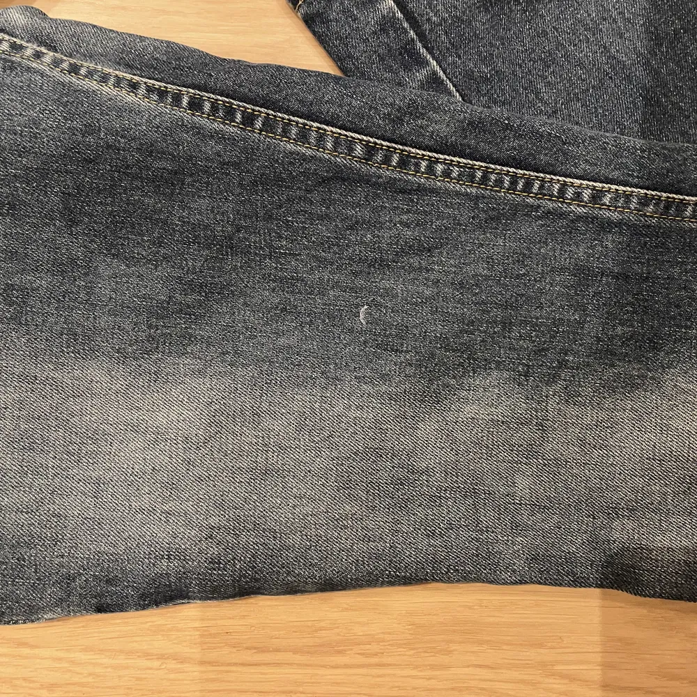 38/84cm 💘jätte liten fläck knappt synbar. Jeans & Byxor.