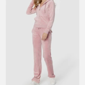 Juicy set - Rosa juicy set💗tröja S byxor Xs 700 st  900 tillsammans 