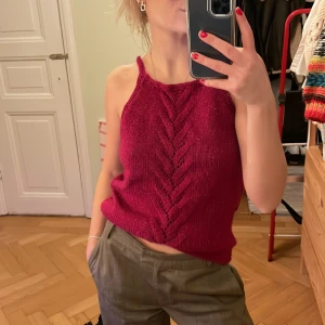 Glittrig virkad topp - Superfin och skön hemma - virkad topp! Sticks inte och är väldigt fint glittrig 