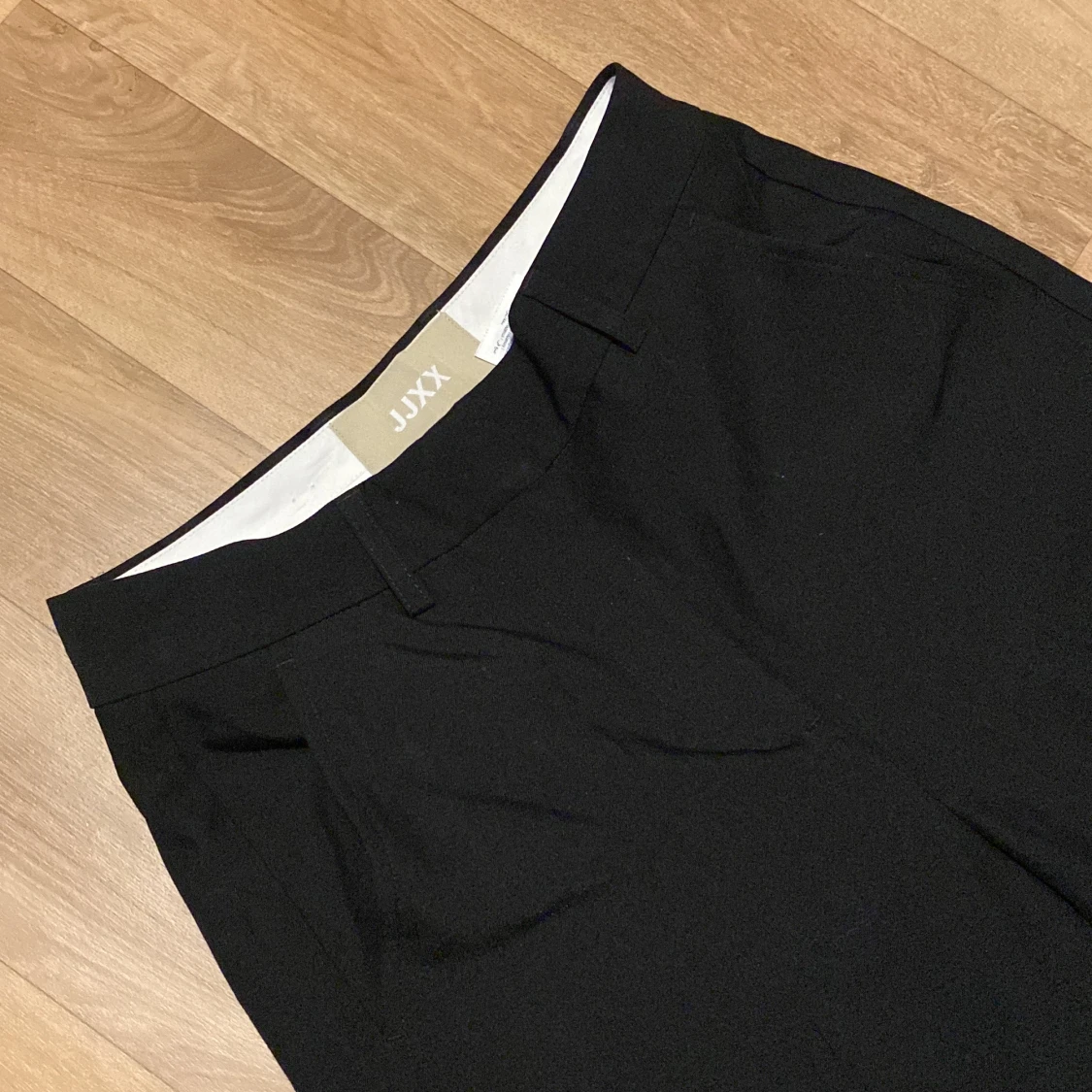 Svarta kostymbyxor - 90