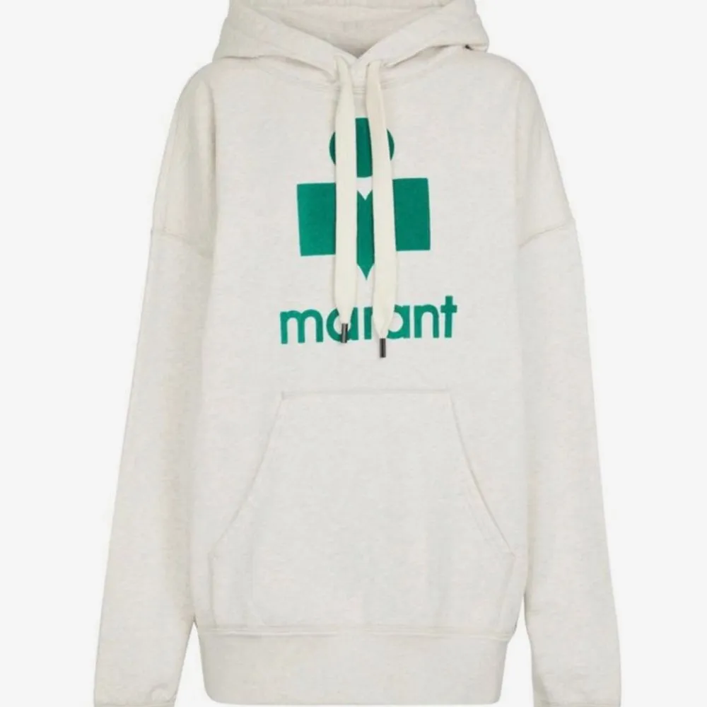 Tänkte sälja min fina Isabel Marant hoodie då den inte kommer till användning längre! Den är köpt från MyTheresa för 2400kr. Modellen är oversized, så jag skulle säga att den passar allt från XS-L. Tröjor & Koftor.